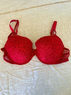 Victoria Secret - Red Lace Push-Up Bra - Women Intimates